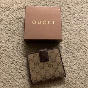 USED metal bar Gucci wallet